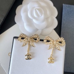 Earrings with eye-catching designs 2023SS CHANEL Chanel